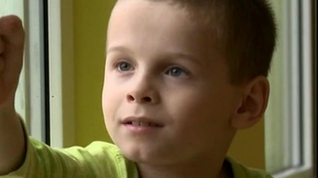 Pomóż Adriankowi pokonać mukowiscydozę i znaleźć rodziców